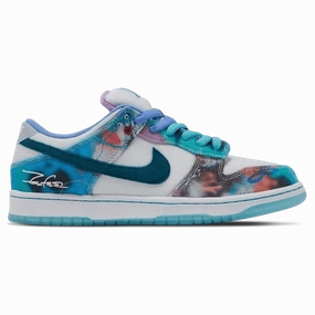 running in a modern bridge area shoes fashionable - functional shoes Futura Laboratories x Nike Dunk SB Low 'Bleached Aqua'