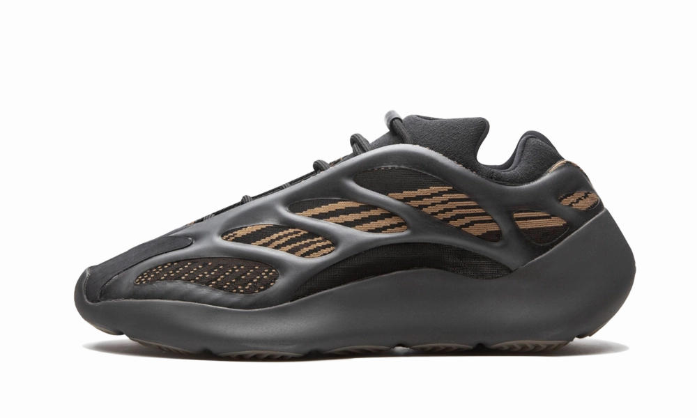 City Hike Edge Step Adidas Yeezy 700 V3 Clay Brown