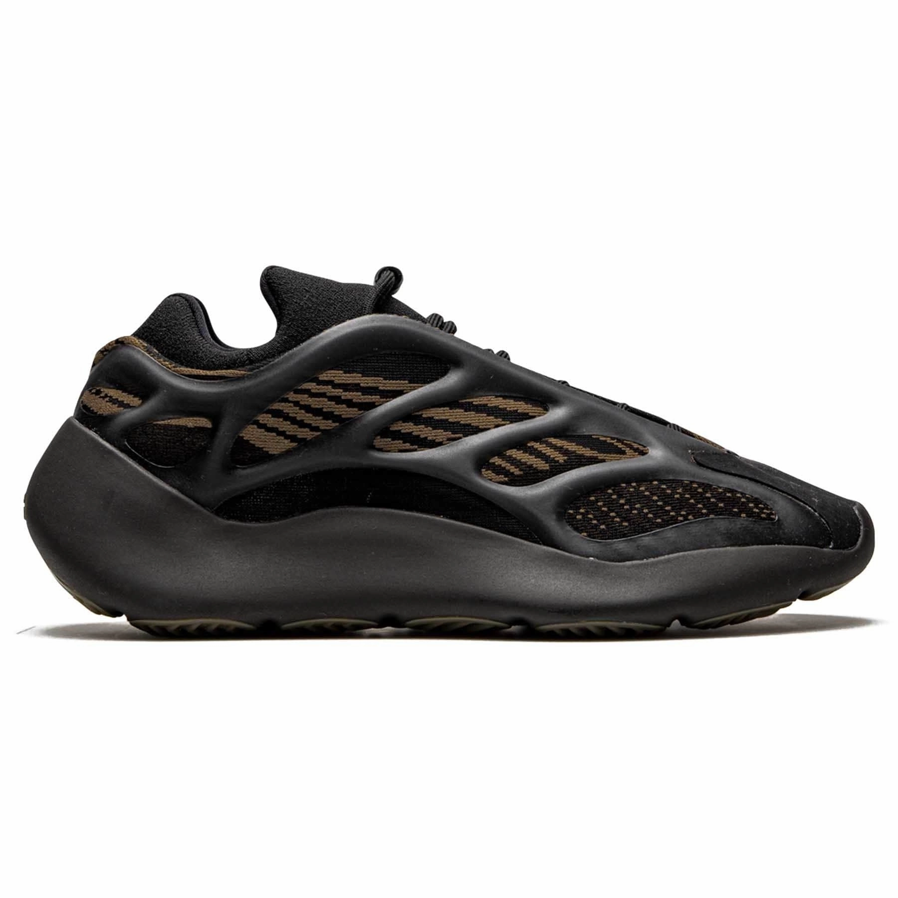 On Track Cushion Touch Adidas Yeezy 700 V3 'Clay Brown'