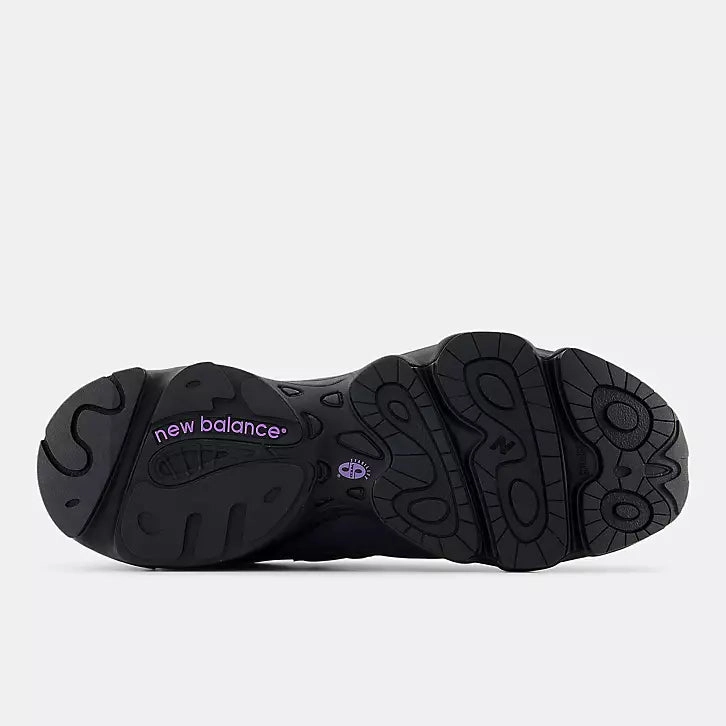 indoor running shoe features New Balance 1000 "Black"