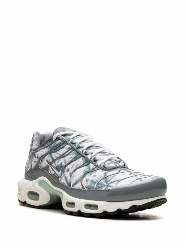 Smooth Base Shock-absorbent look Air Max Plus sneakers