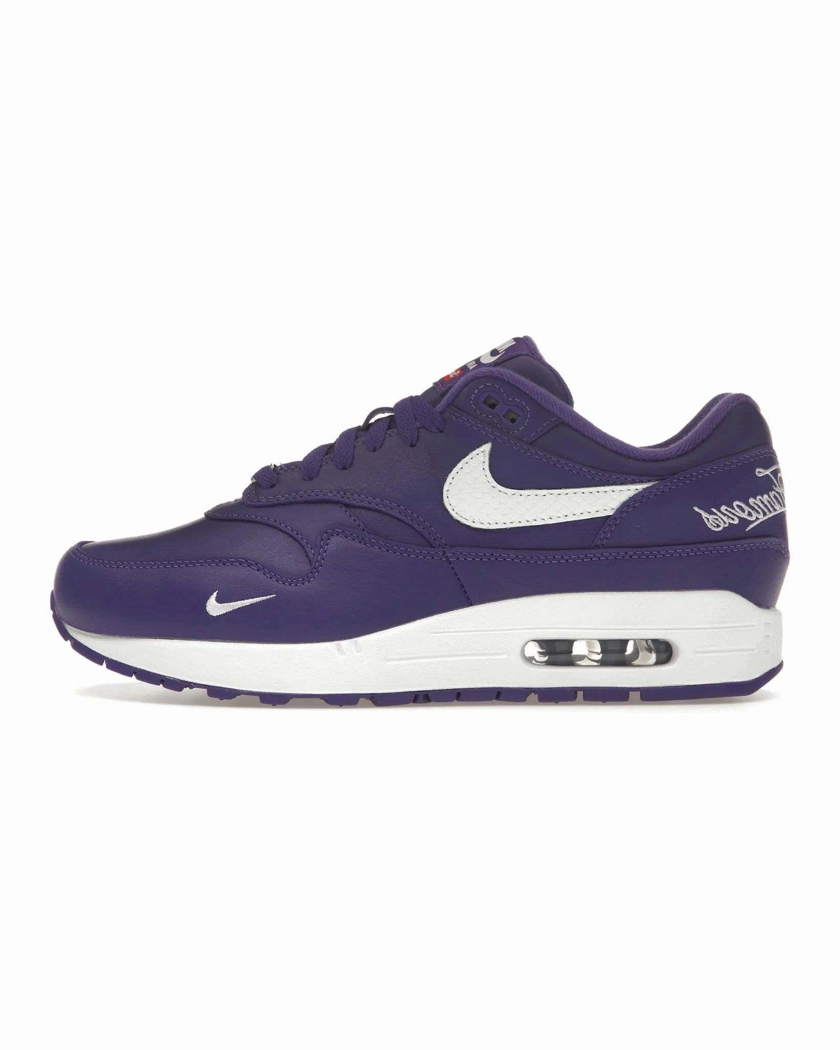 Nike Air Max 1 '87 SP Supreme Varsity Purple running in a martial arts studio shoes Vibrant