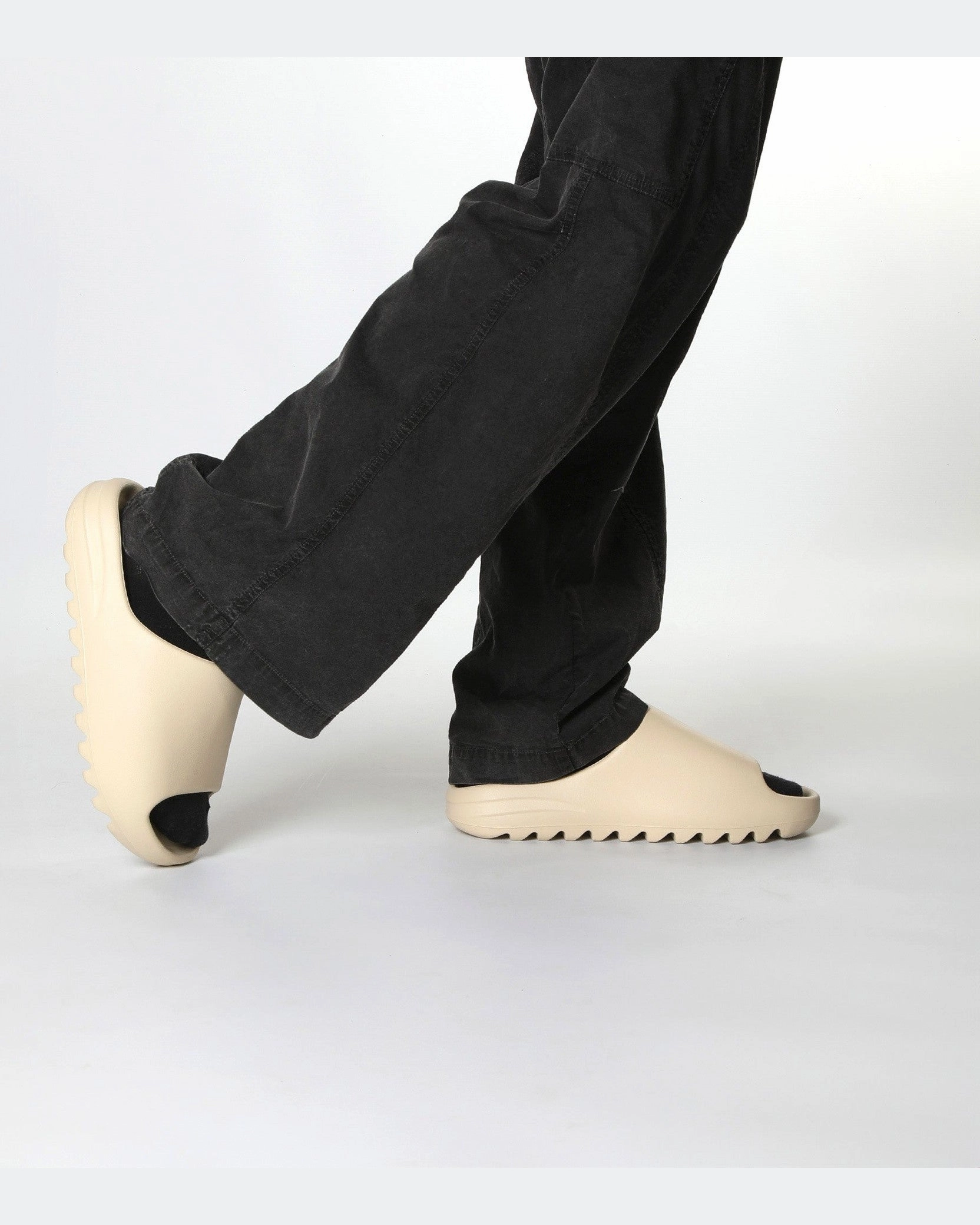 Lightweight Sole Quick Release Yeezy Slide Bone