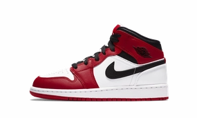 Air Jordan 1 Mid GS 'Chicago 2020' Street Mood Long Haul