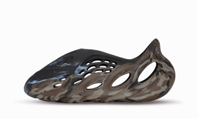 Yeezy Foam RNNR 'MX Cinder' Hold Hike Event Go