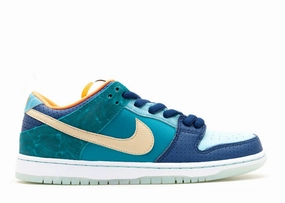 Nike SB Dunk Low MIA Skate Shop Urban Outfit Iconic silhouette