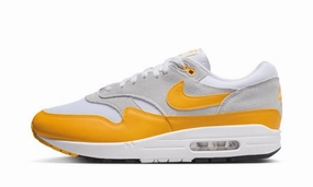 Plush traction Nike air max 1 essential university gold