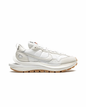 Nike Vaporwaffle sacai Sail Gum mass - produced Buckle Closure