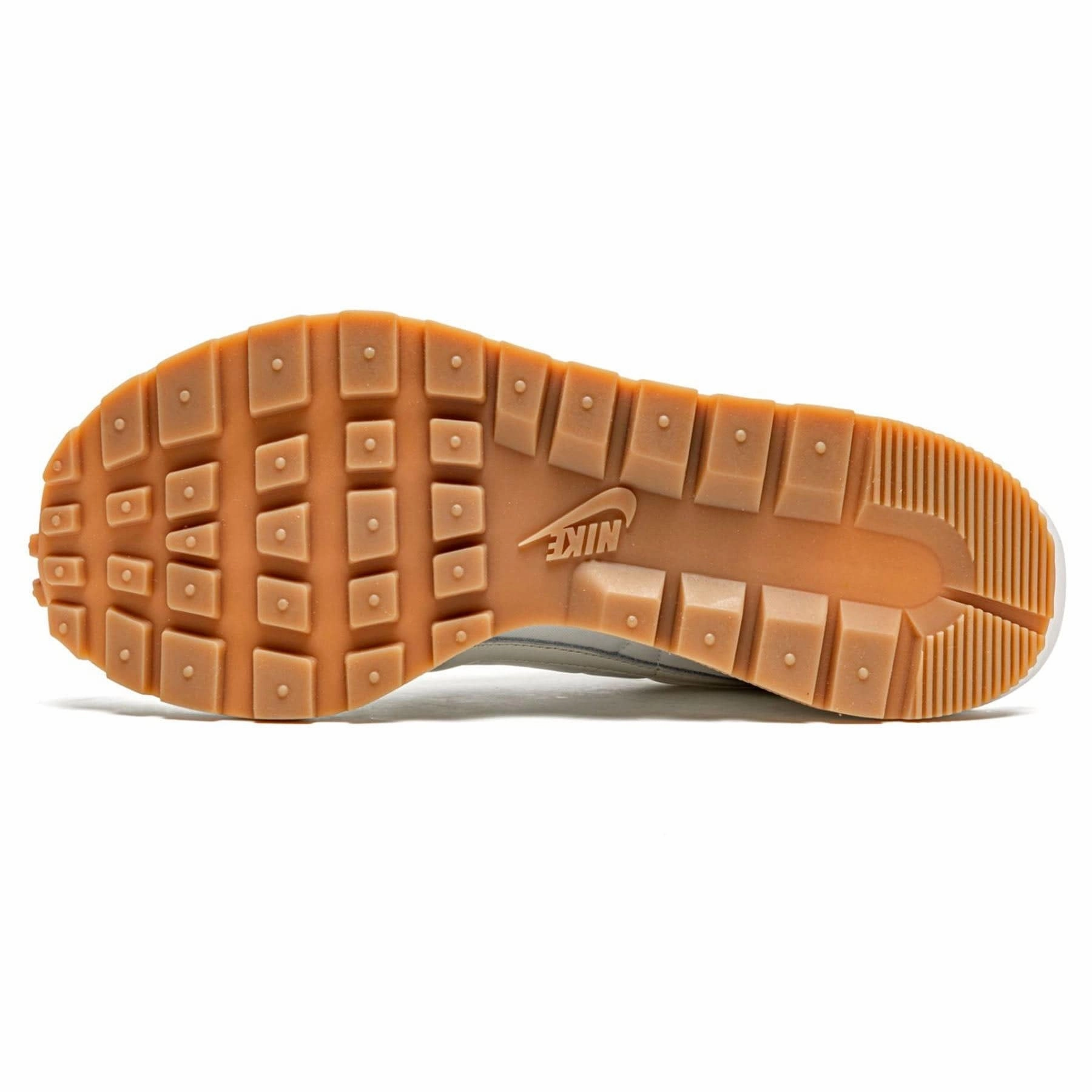 quick - drying running shoes musical - themed running gear Sacai X Nike Vaporwaffle 'Sail Gum'