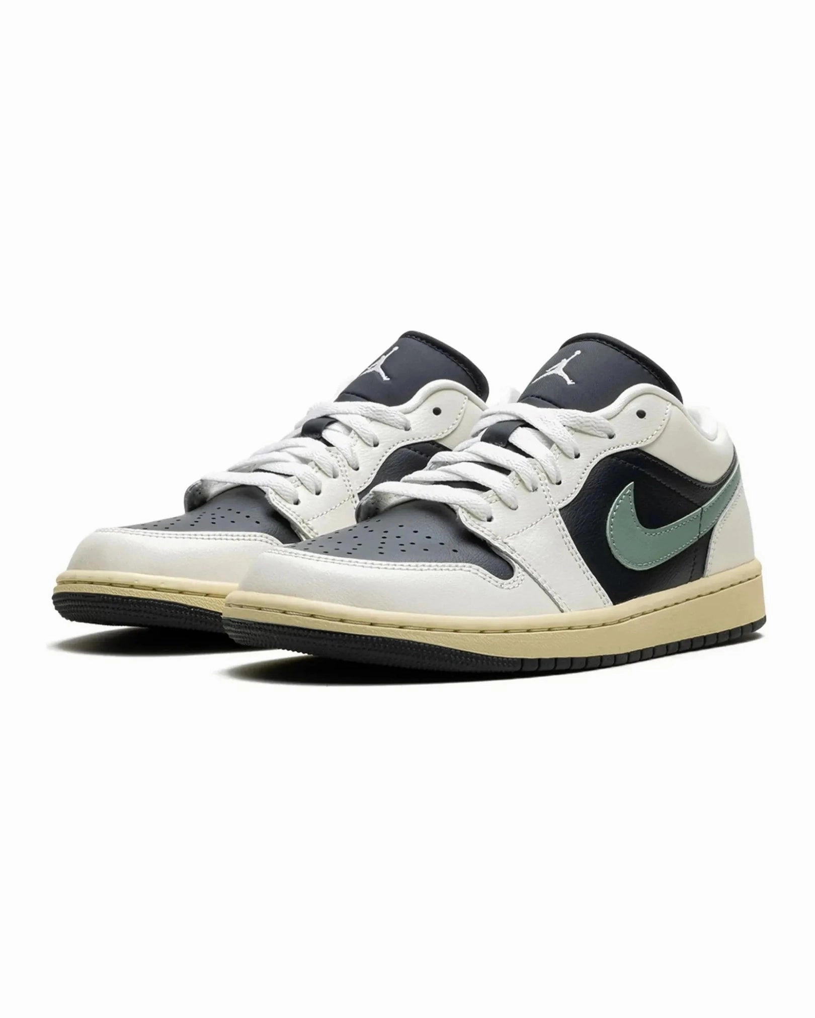 Push Hike Nike Air Jordan 1 Low Jade Smoke