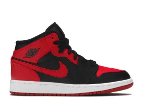City running Jordan 1 Mid Banned (2020)