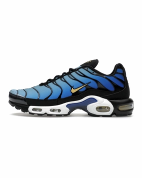 running in a ferry terminal area shoes Nike Air Max Plus OG Hyper Blue