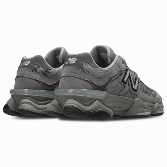 New Balance 9060 'shadow grey' running in a relay race
