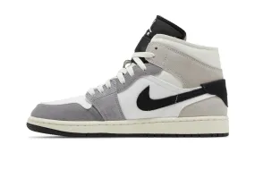 Group - running Air Jordan 1 Mid SE Craft 'Inside Out - Cement Grey'