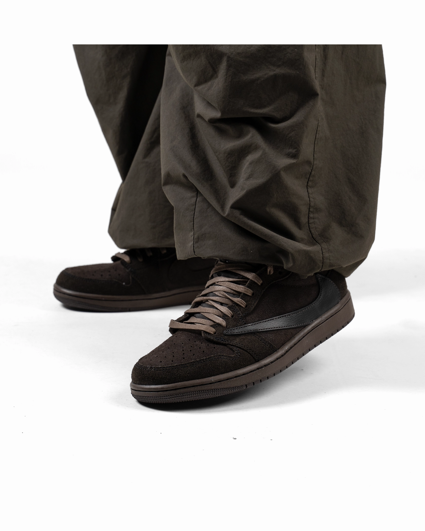 Firm midsole Stretch Workout Nike Air Jordan 1 Retro Low OG SP Travis Scott Velvet Brown