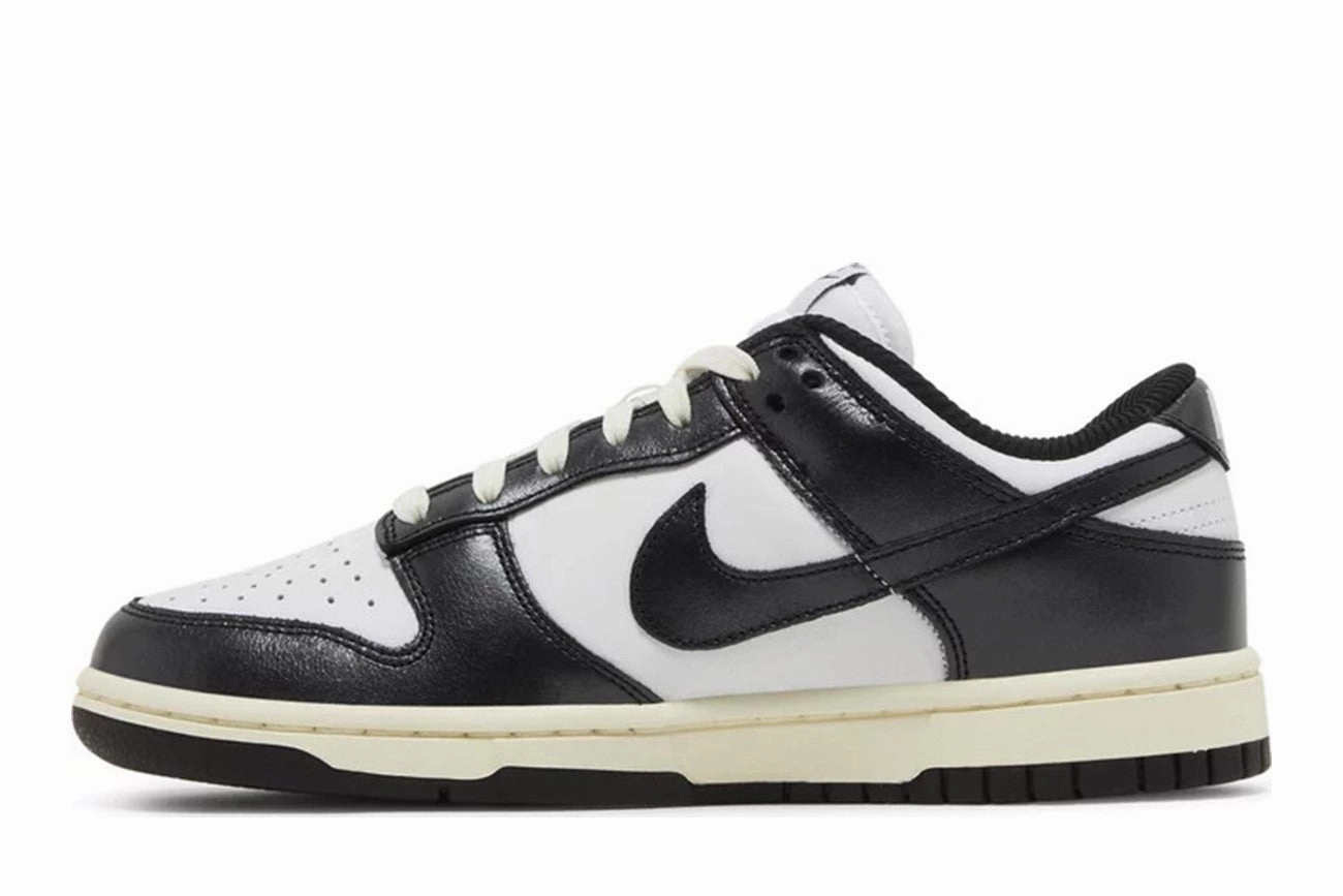 Nike Dunk Low "Vintage Panda" (W) Street Style Grip tech