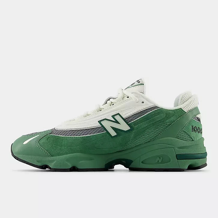 New Balance 1000 "Green" running in straight tracks shoes