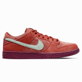 logo - buckled shoes Nike Dunk Low SB 'Mystic Red'
