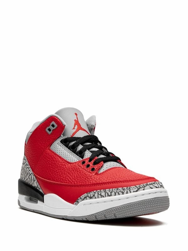 Air Jordan 3 Retro OG "Red Cement/Unite" Soft surface cushioning running in humid weather