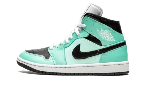 non - stretchy upper shoes nicely colored Air Jordan 1 Mid Light Dew (W)