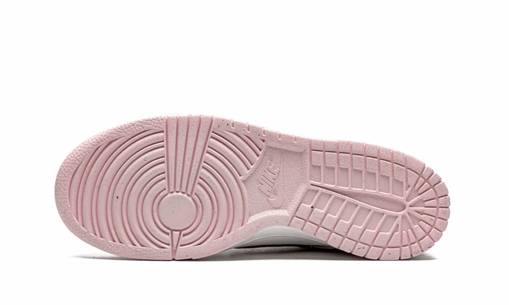 weekend - run Nike Dunk Low Pink Red White