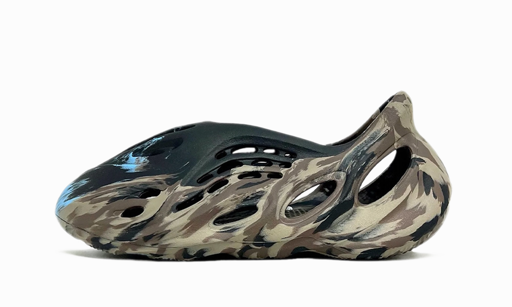 Adidas Yeezy Foam Runner MX Cinder Versatile Construction