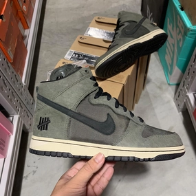 DS 2013' Nike Dunk High UNDEFEATED Neutral Base