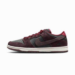 Nike sb dunk low riot skateshop Style Play Flexible Choice