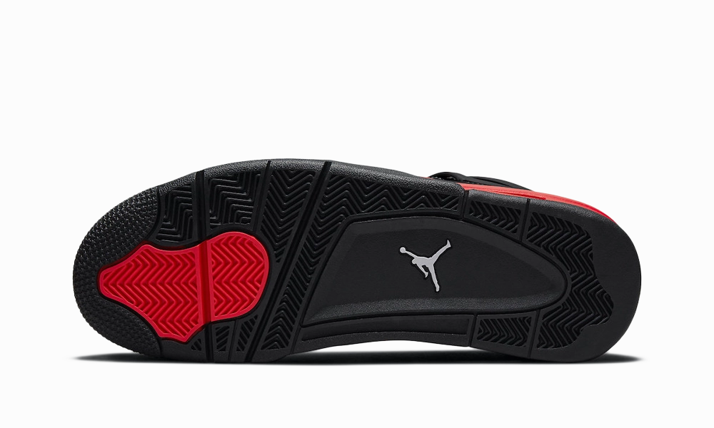 Air Jordan 4 Retro Red Thunder Iconic wear Modern Routine