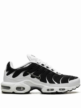 Nike Air Max Plus "Black / White" All Around Wear