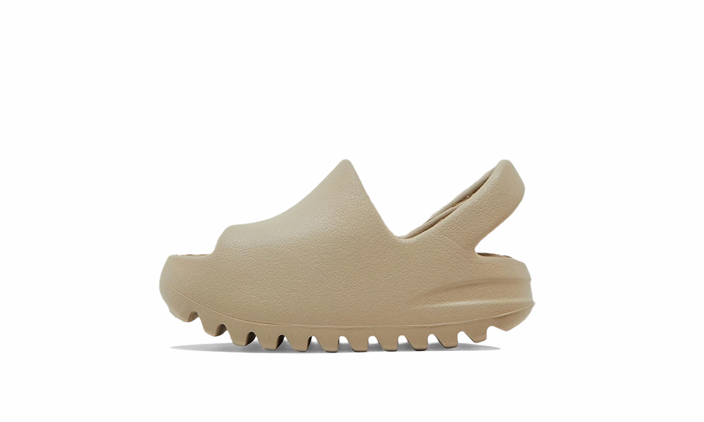 Walking adidas Yeezy Slide Pure (Infants)