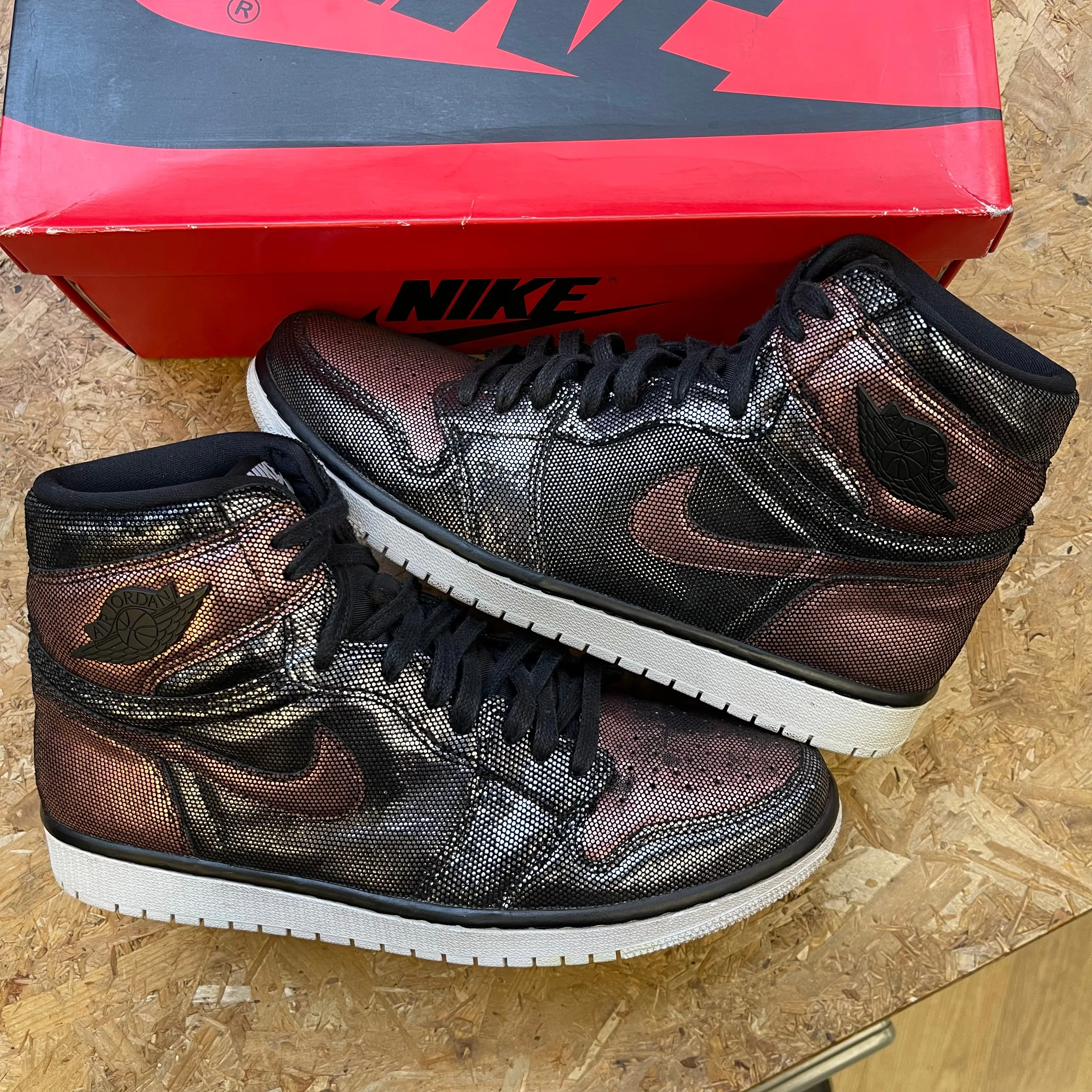 Jordan 1 High Fearless - PRE-OWNED easy to put on