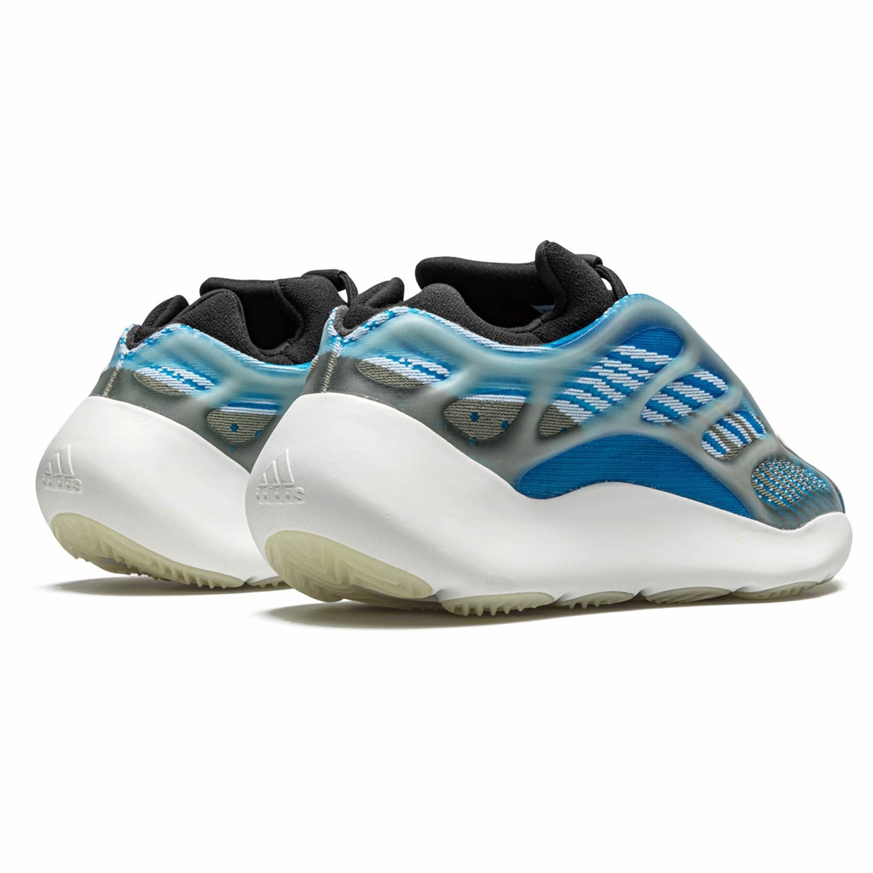 Adidas Yeezy 700 V3 'Arzareth' Street Outfit